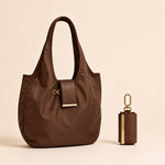 Bijou café: la bolsa abierta y su estuche llavero