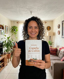 Foto del cliente con su canela ArboraLabs