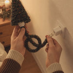 Lo conectas, apagas la luz y el techo se llena de Navidad